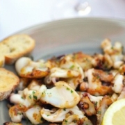 Spécialités méditerranéennes à Marseille, les supions à la provençale de Paule & Kopa