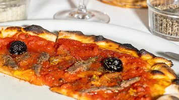 Pizzas moitié-moitié traditionnelles restaurant vieux-Port Marseille Paule & Kopa