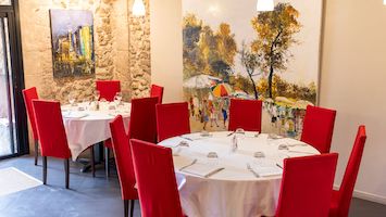 Repas d'entreprise team building cours Honoré d'Estienne d'Orves place aux Huiles Marseille