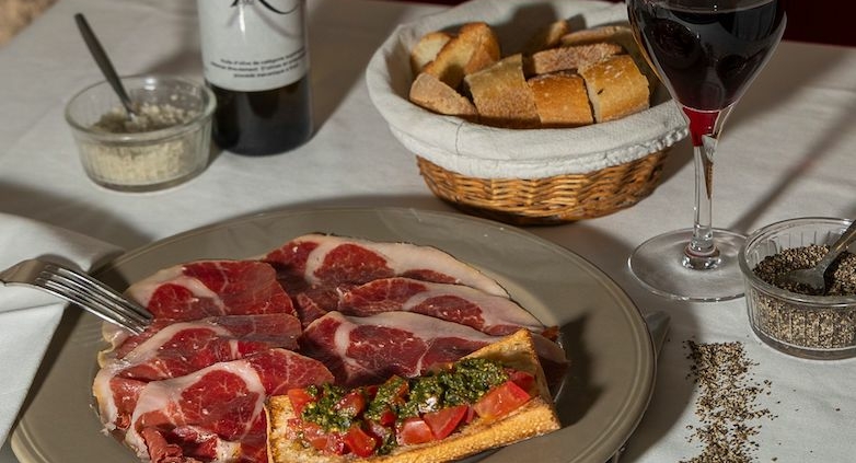 Repas de groupe à Marseille : vivez vos événements chez Paule & Kopa